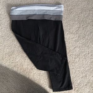 VS PINK Ombré Grey Capri leggings